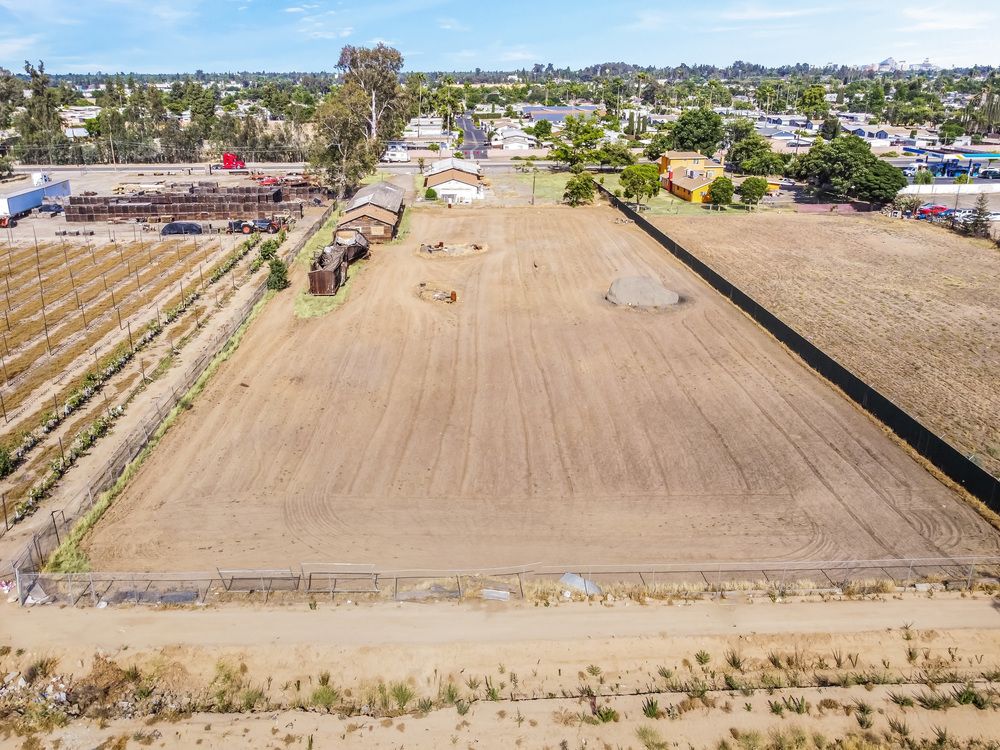 ±2.5 Acres of Vacant Commercial Land in Fresno, CA: 1481 N Marks Ave, Fresno, CA 93722